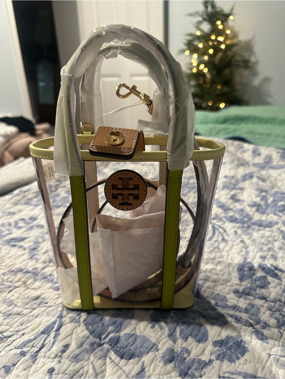 Tory Burch Clear Tote with Neon Yellow Trim and Tan Logo - Picture 2 of 9